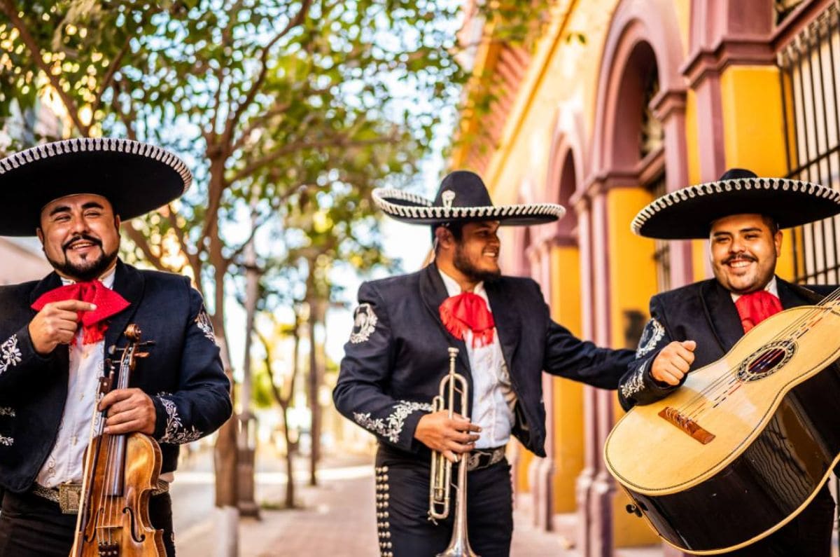 7. "Guadalajara" - Mariachi Vargas de Tecalitlán