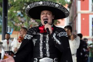 Pedro Fernández presenta su nuevo sencillo: Dime que sí
