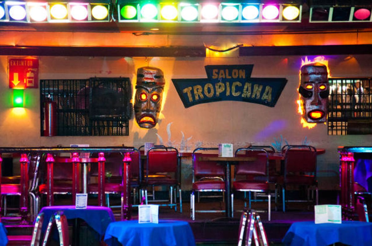 1.- Salón Tropicana