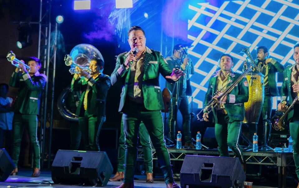 Banda Los Recoditos sufre intento de asalto en carretera