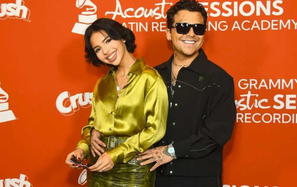 Filtran fotos de supuesta infidelidad de Christian Nodal a Ángela