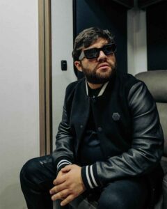 Luis R Conriquez