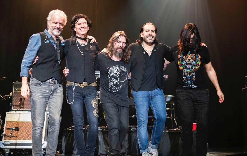Caifanes anuncia su retiro de una red social y los critican