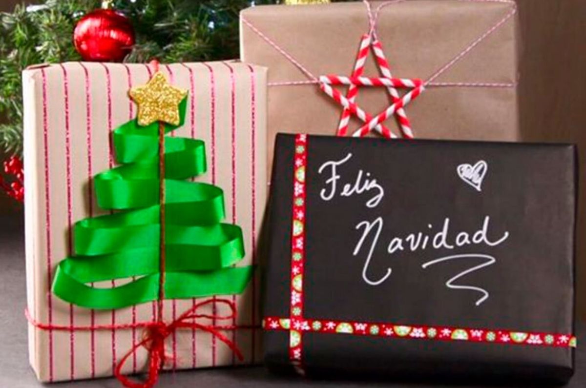 3. Envuelve el regalo con creatividad