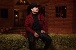 Johnny Cortes rendirá tributos Valentín Elizalde y Ariel Camacho
