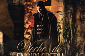 Alfredo Olivas encanta con “Noches de enciclopedia”