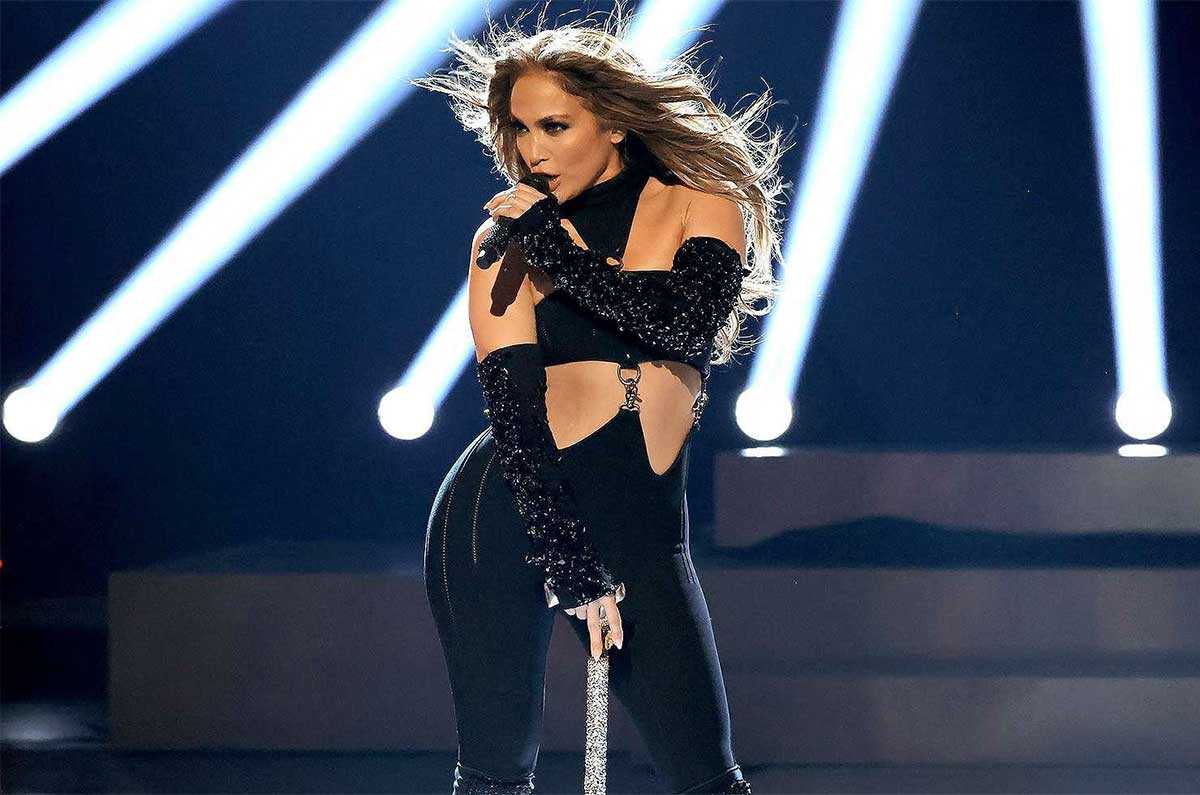 jennifer-lopez-brillando-en-los-escenarios-mas-exclusivos-del-mundo