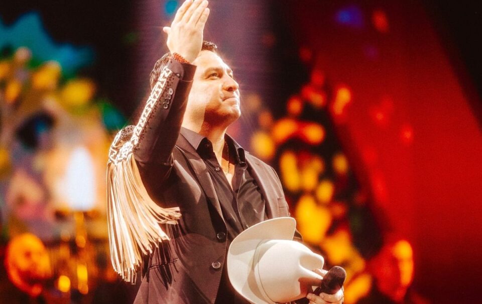 ¿Cuánto ganó Julión Álvarez por sus tres conciertos en el SoFi Stadium?