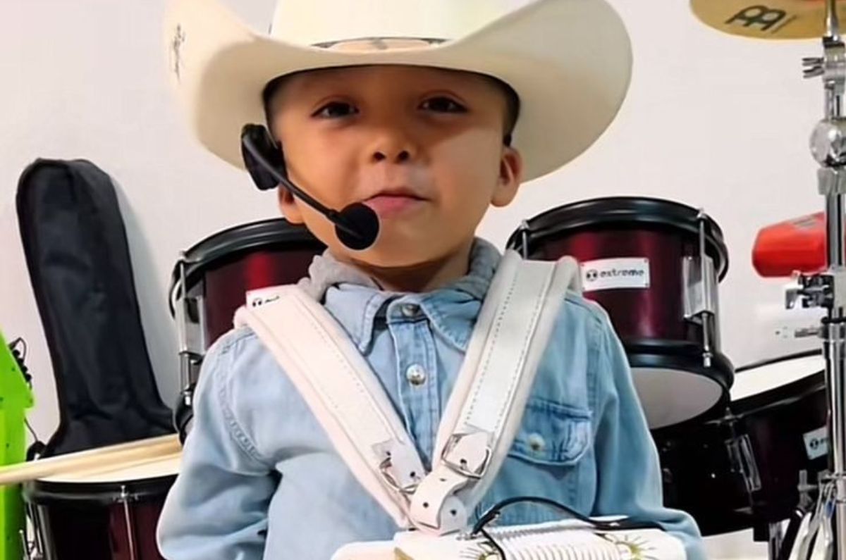 leonardo-javier-el-nino-mas-fan-de-los-tigres-del-norte