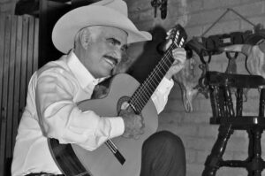 5 canciones de Vicente Fernández para pistear en cualquier momento