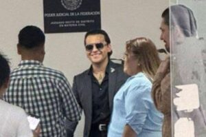 Christian Nodal en los juzgados