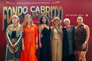 Mujeres levantan la mano en el regional mexicano: quieren un género más inclusivo