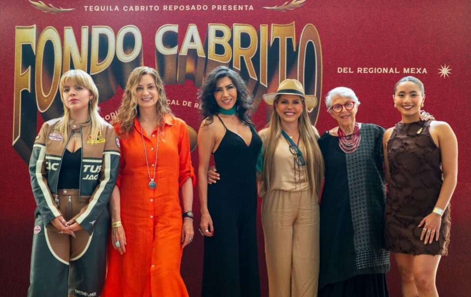 Mujeres levantan la mano en el regional mexicano: quieren un género más inclusivo
