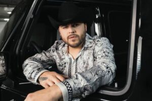 ¿De cuánto es la fortuna de Gerardo Ortiz, cantante de regional mexicano?