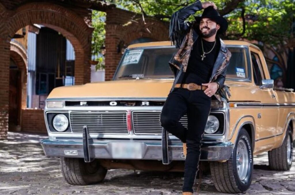 Saúl ‘El Jaguar’ nos hace llorar con su nueva música desde el corazón