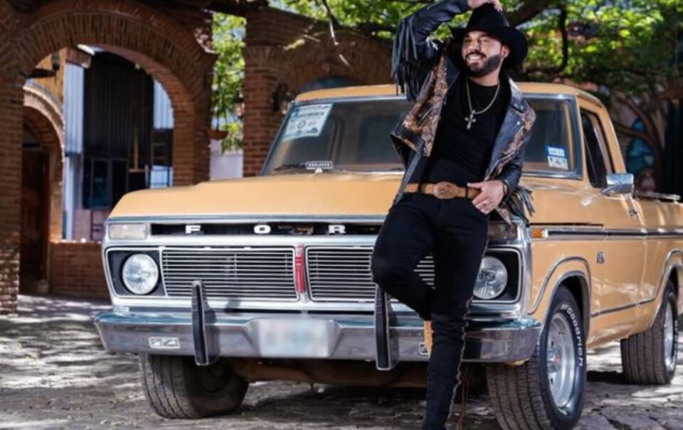 Saúl ‘El Jaguar’ nos hace llorar con su nueva música desde el corazón
