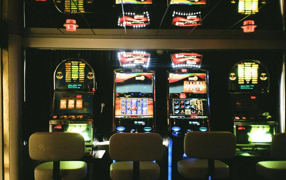 ¿Es posible ganar en las máquinas tragamonedas? Mitos y realidades