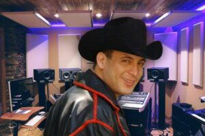 ¿Cuál fue la última canción que grabó Valentín Elizalde antes de morir?