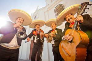 Boletos de avión a destinos musicales y festivales en México: lo que debes saber
