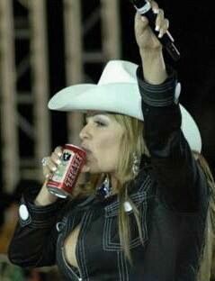 dia-de-la-cerveza-jenny-rivera