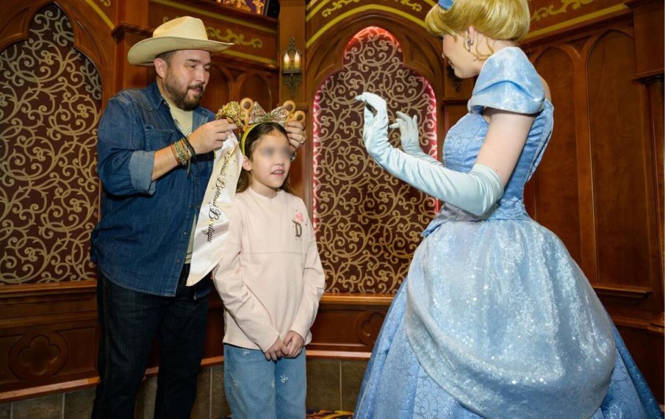 Poncho Lizárraga y su familia viven experiencia mágica en Disneyland; celebran su 70 aniversario