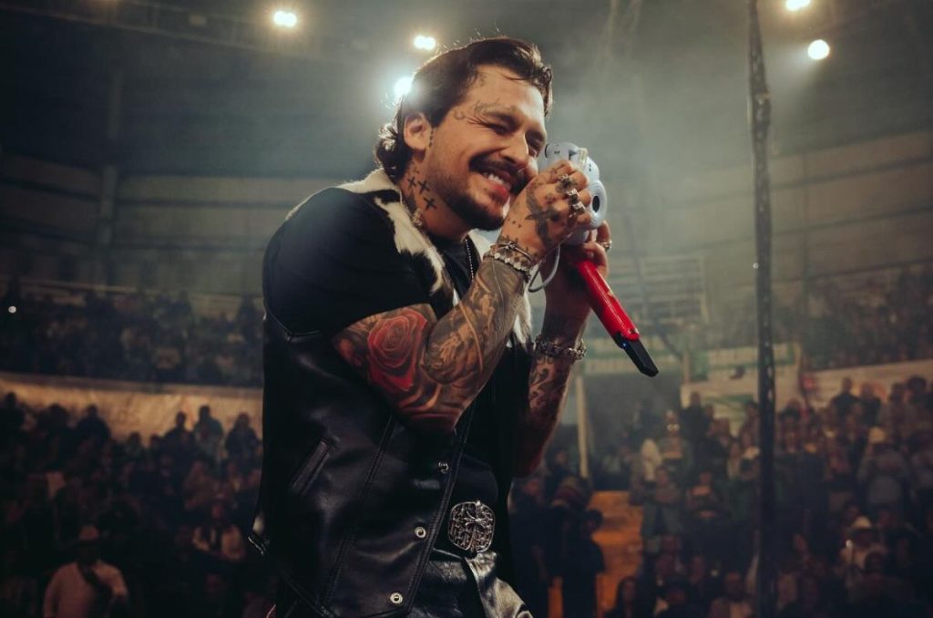 ¿Quiénes son los hermanos de Christian Nodal y a qué se dedican?