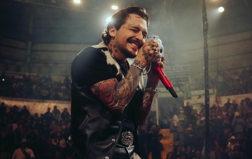 ¿Quiénes son los hermanos de Christian Nodal y a qué se dedican?