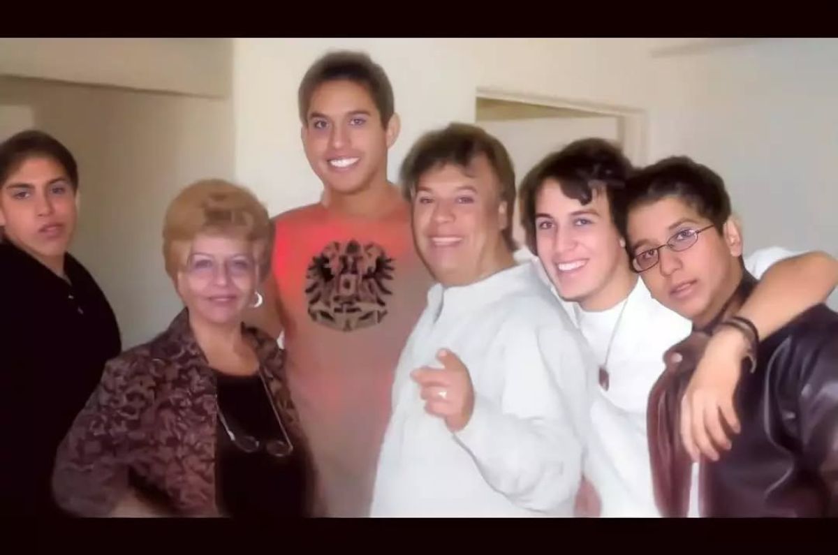 hijos de juan gabriel y laura salas