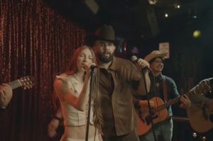 “Pero yo sí”, de Yami Safdie y Carin León: letra y significado