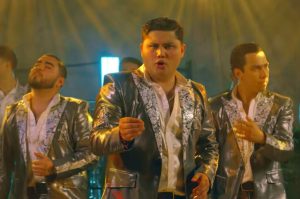 “Descuidé”, La Arrolladora Banda el Limón: Letra y significado.