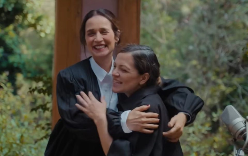 “Tengo que contarte”, de Natalia Lafourcade y Julieta Venegas: letra y significado