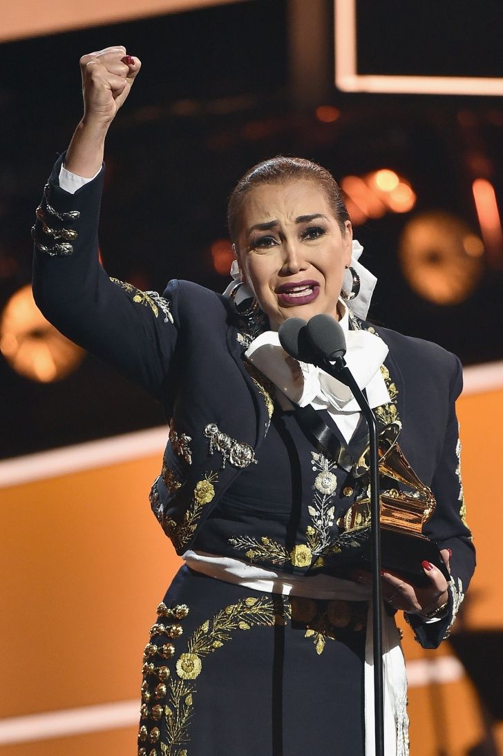 ¡AIDA CUEVAS LA GRAN GANADORA DEL GRAMMY POR EL MEJOR ÁLBUM!