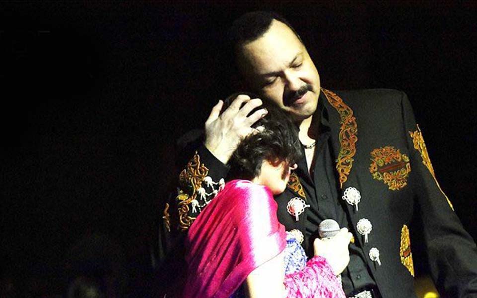 ÁNGELA Y PEPE AGUILAR ESTRENAN EL VIDEO “TU SANGRE EN MI CUERPO”