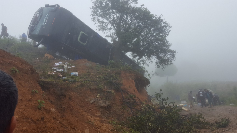 AUTOBÚS DE BANDA MACH SUFRE TERRIBLE ACCIDENTE EN PUEBLA