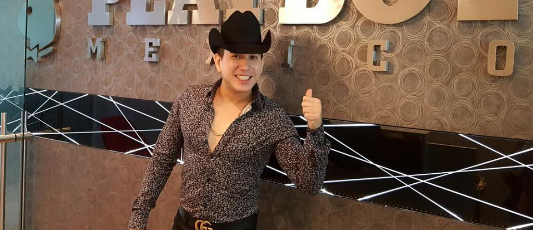 El Bebeto se quitó la playera