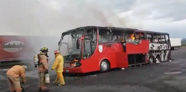 Se incendia autobús de Tierra Sagrada con integrantes dentro