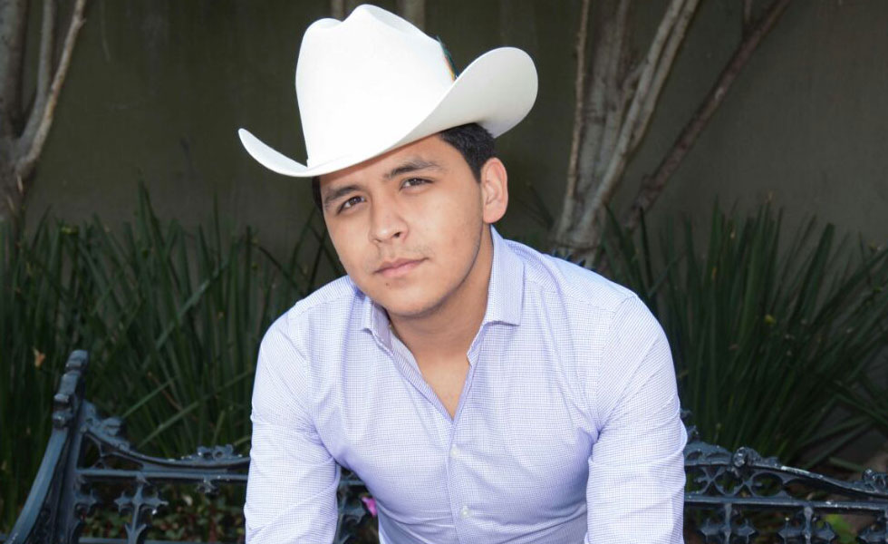 “Adiós Amor” de Christian Nodal en una nueva versión