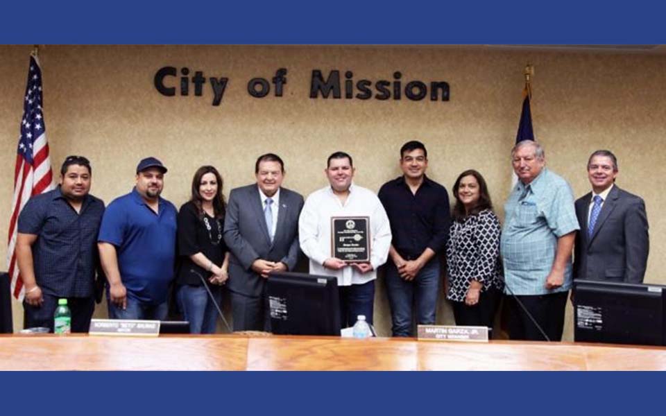 DUELO RECIBE LAS LLAVES DE LA CIUDAD EN MISSION, TEXAS