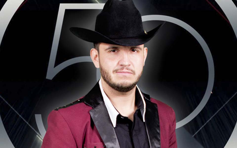 Edén Muñoz, vocalista de Calibre 50 se nos casó