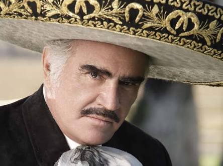 DON VICENTE FERNÁNDEZ  Y SU EMOTIVO ENCUENTRO CON SU BISNIETA