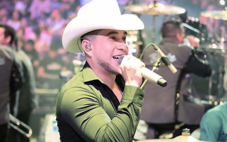 EL BEBETO LLEGARÁ A 5 MILLONES CON “LO LEGAL” VERSIÓN MARIACHI