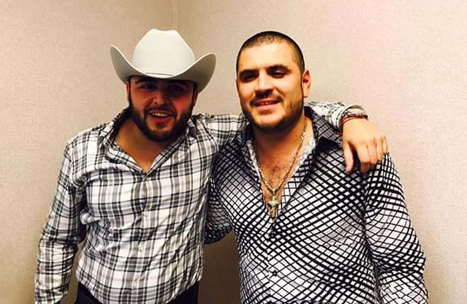 EL KOMANDER PRESUME FOTO CON GERARDO ORTIZ EN CHICAGO