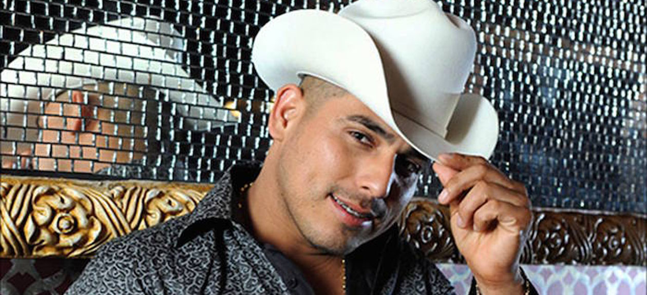 ¡ESPINOZA PAZ IMPACTA A SUS FANS CON CAMBIO DE LOOK!