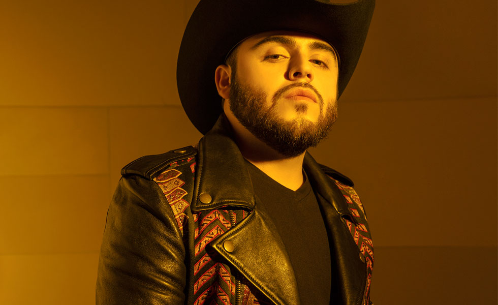 Gerardo Ortiz viene al doble con “Comeré callado”