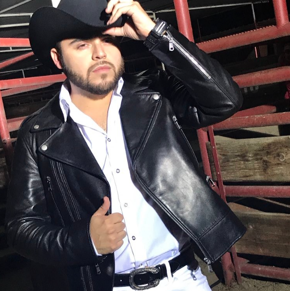 Gerardo Ortiz chamarra piel