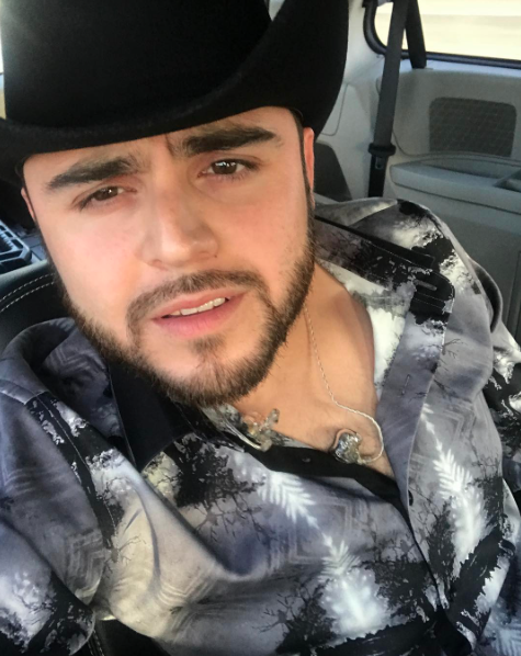 Gerardo Ortiz de barba