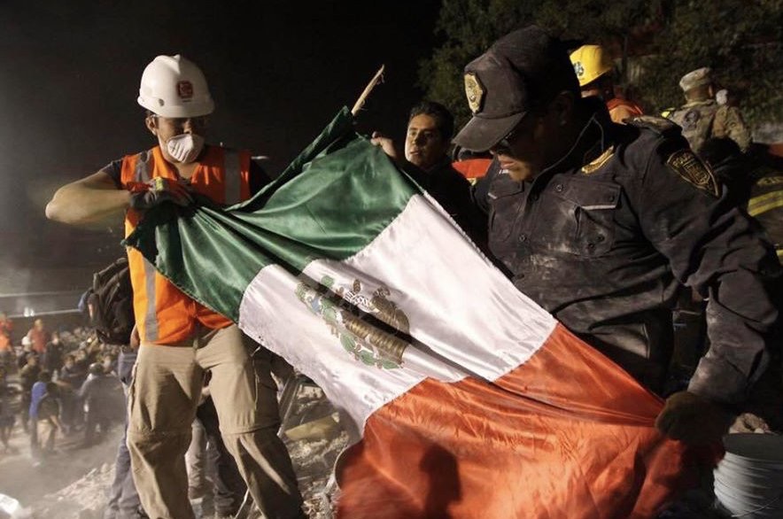 INCREÍBLES REACCIONES DE MEXICANOS TRAS SISMO (EN FOTOS)