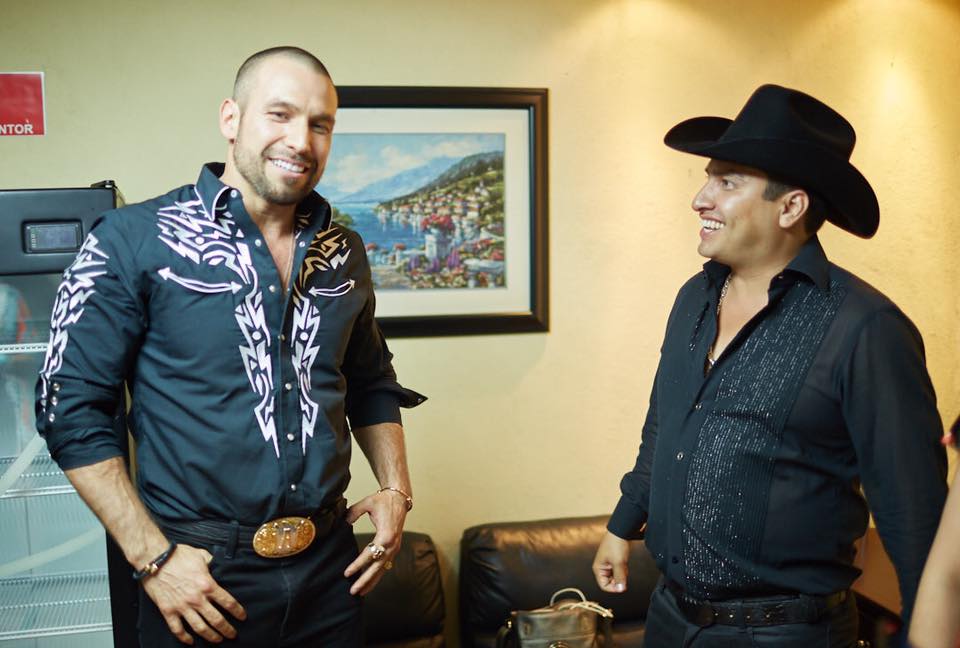 JULION ALVAREZ CON RAFAEL AMAYA