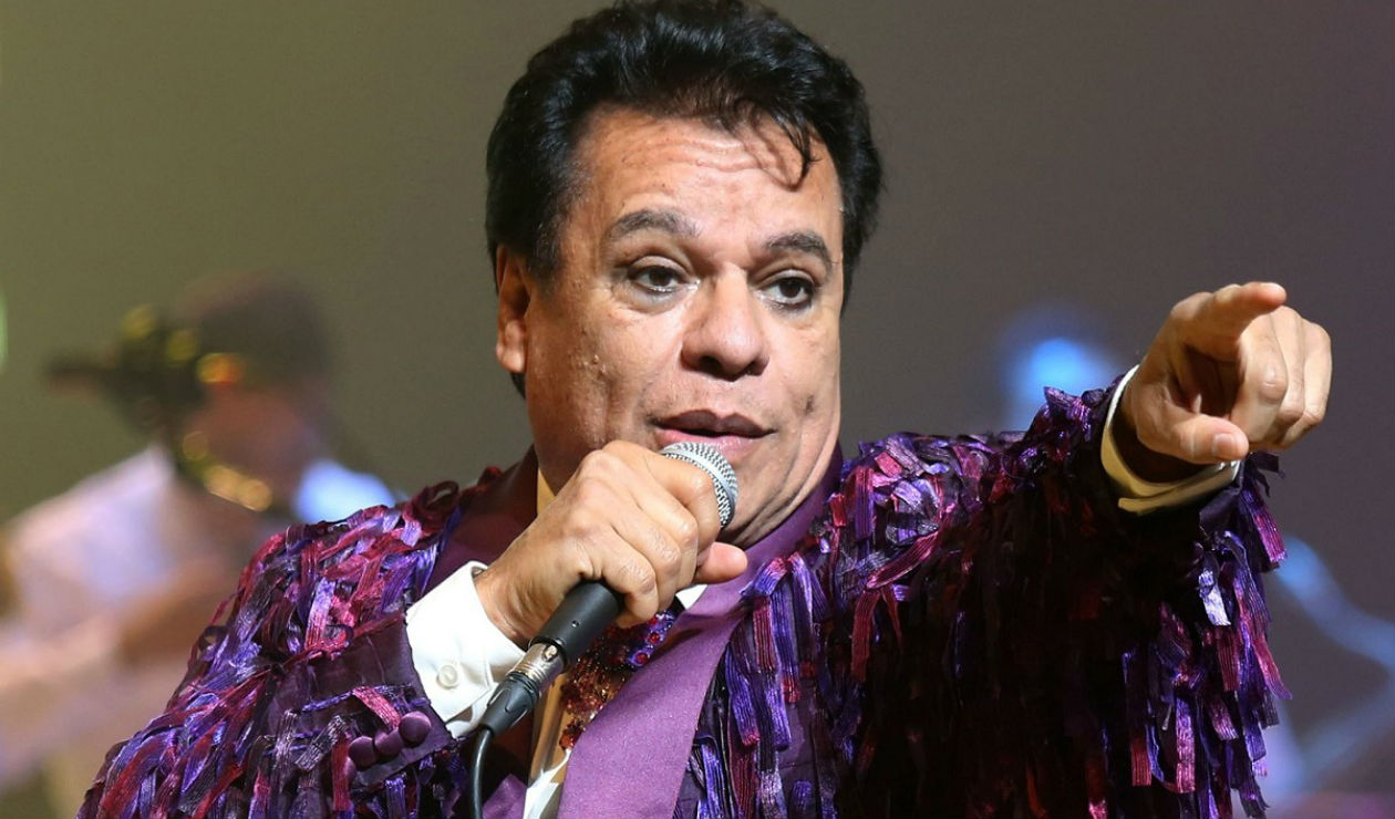 Juan Gabriel homenajea a Creedence