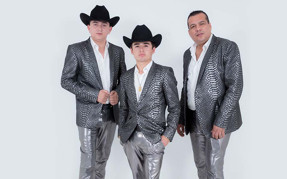 LOS PLEBES DEL RANCHO COLOCAN “¿CÓMO FUE?” EN EL TOP TEN